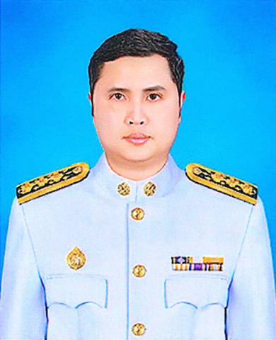 นายวีรภัทร จุมพล